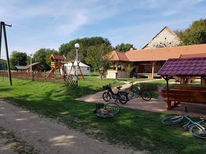 Nomad Jurta Zalakaros Mellett Hotel Zalamerenye Buitenkant foto